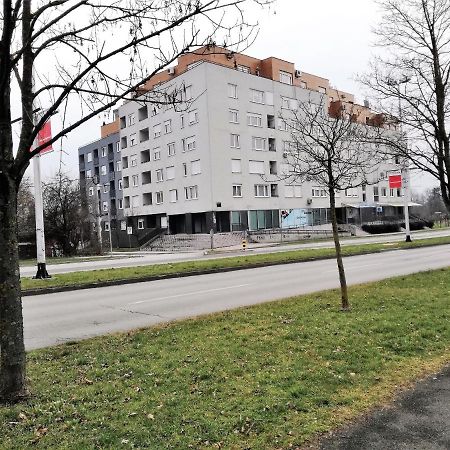 Apartman Ella Appartement Zagreb Buitenkant foto