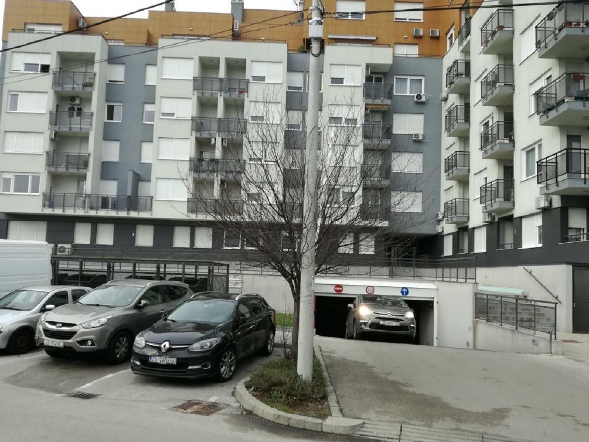 Apartman Ella Appartement Zagreb Buitenkant foto
